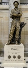 borlaug-statue