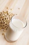 Fresh soy milk and raw soy bean