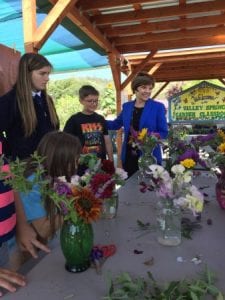 Secretary Ross with students and FFA members at Valley Springs Elementary School.