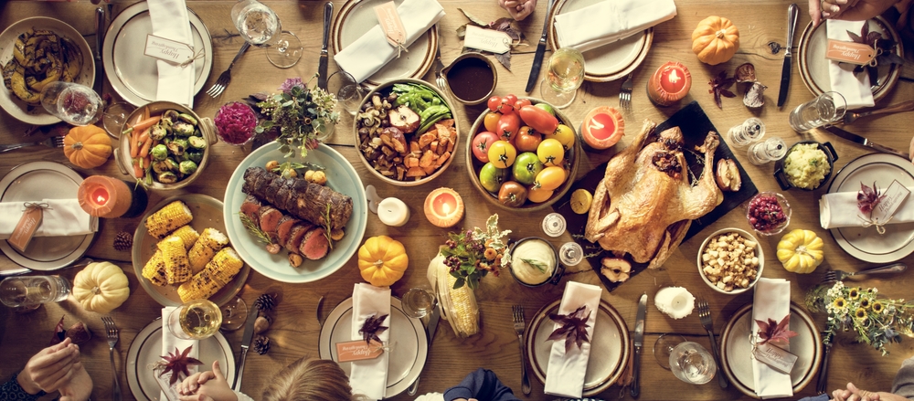 thanksgiving-celebration-traditional-dinner-setting-food-concept