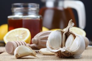 Honey, lemon and garlic as natural medicine Honey, lemon and garlic as natural medicine