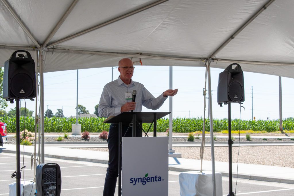 Bill Tomlinson, Syngenta Head of Global Seed Production & Supply Operations, speaks at the facility debut.